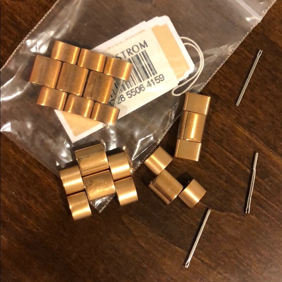 Michael Kors Rose Gold Watch - Picture 4 of 4